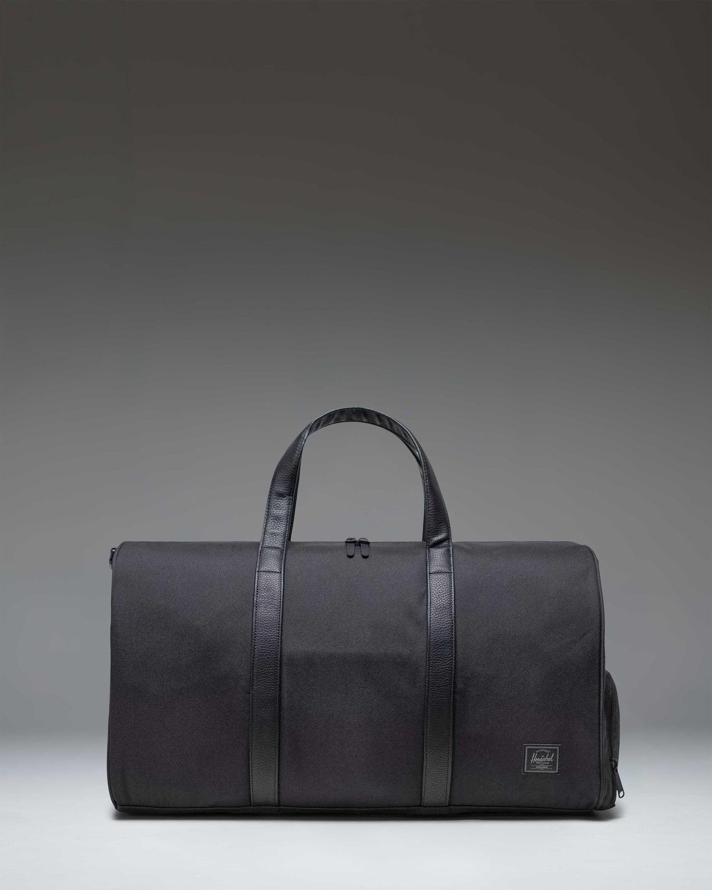 Herschel Novel Duffle bag in Black Tonal.