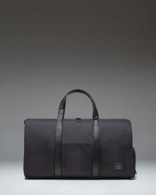 Herschel Novel Duffle bag in Black Tonal.